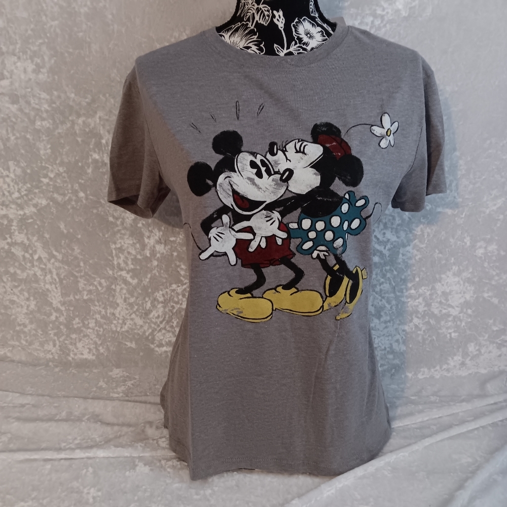 NWT DISNEY MICKEY Juniors Tee